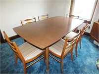 MCM KELLER KITCHEN TABLE W/6 CHAIRS, 4 LEAVES