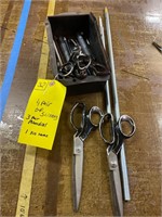 3 pair of Mundial scissors