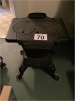 Oakland fdy co no.79 cast-iron stove