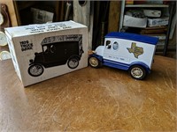 Vintage American Classics Diecast Truck Bank