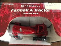 1/16  FARMALL A TRACTOR