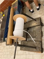 Rolling rope spool rack