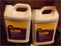 2 Gallon John Deere HyGard Transmission & Hyd Oil