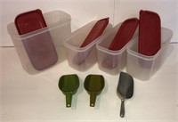 Rubbermaid Storage Containers w/Scoops