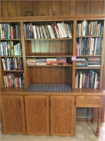 Beautiful Oak Cabinet/Bookshelf