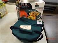 Pyrex Portables 4.5 Quart Dish - Like New