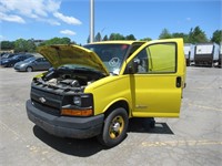 03 Chevrolet Express  Van YW 8 cyl  Started with
