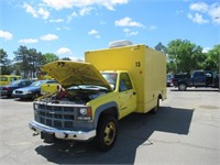 01 Chevrolet 3500HD  Van YW 8 cyl  Started with