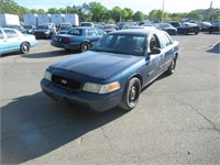 09 Ford Crown Victoria  4DSD BL 8 cyl  Drivers