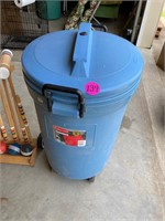 Rubbermaid Roller Trash Can