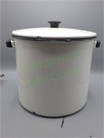 Vtg lrg white enamel stock pot,  farmhouse style