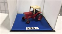 INTERNATIONAL HARVESTER TOY TRACTOR-1/16 SCALE