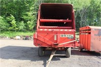 Gehl self unloading chopper box