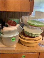 LOT OF TUPPERWARE AND PLASTIC