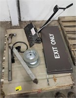 Pallet w/ exit sign hitch and more