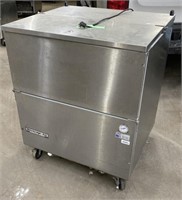 Beverage Air Freezer on Casters, Measures 34in