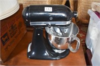 Kitchenaid Mixer w/Accessories