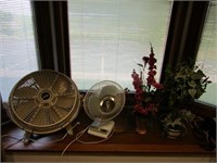 Fans(2), Artificial plants(2)