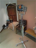 Med general surgical illuminator on stand.