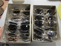 (2)Boxes new sunglasses.