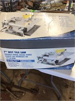 7" Workforce wet tile saw used in box