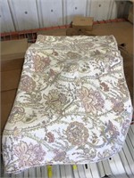 Beautiful Queen quilt  red backing