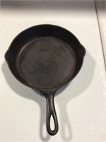 Cast iron skillet # 8 appears unmarked