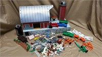 Marx Metal Barn with Extras