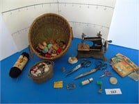 Sewing Lot - Thread basket, Buttons