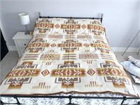 PENDLETON CHIEF JOSEPH JACQUARD ROBE BLANKET