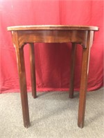 Mahogany Round top occasional table with inlay