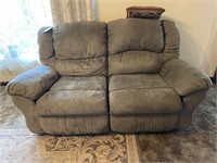 Loveseat w/recliners on both ends