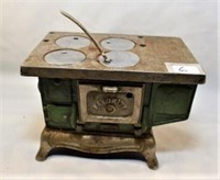 Kenton Toys Favorite child's toy stove, cast iron