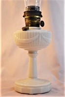 Aladdin Alacite oil lamp, Tall Lincoln Drape