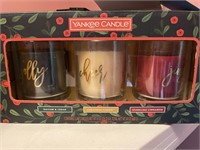 Yankee Candle set & 2 Flameless candles w/remote