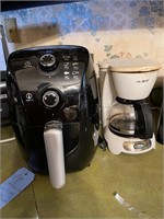 Toastmaster Air Fryer & 4-cup coffee maker