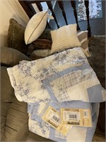 Comforter, sham & box of decor pillows