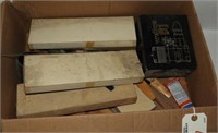 Lot #4022 - Box of model airplane parts to