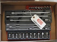 Lot #4096 - Snap -On 11pc knuckle drive set,