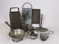 Lot of tin kitchen items