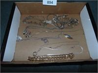 Assorted Necklaces (1-Britain)