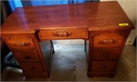 KNEE HOLE DESK