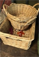 GROUP LOT- BASKETS, AND WICKER TYPE STAND