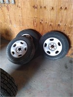 3 wheels / tires