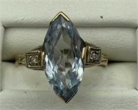 14K yellow gold ring w/blue stone ring