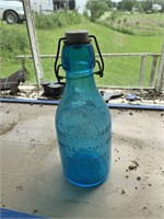 NICE BLUE THATCHER DAIRY GLASS BOTTLE