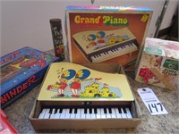 Grand Piano (18 Keys-few do not work), Pick up Sti