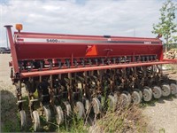 Case IH 5400 No Till Drill w/ IH 5000 Cart