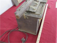 M. M. Walker, Dubuque crate, BEL-KEL pull latch
