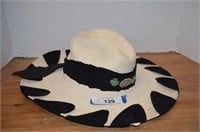 Dallas Hats Ladies Hat w/Hat Band Like New